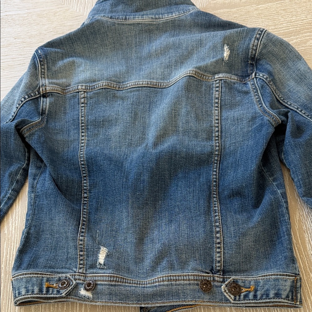 Women’s Small Distressed Blue Denim Jean Jacket Classic Trucker Style - Picture 15 of 16